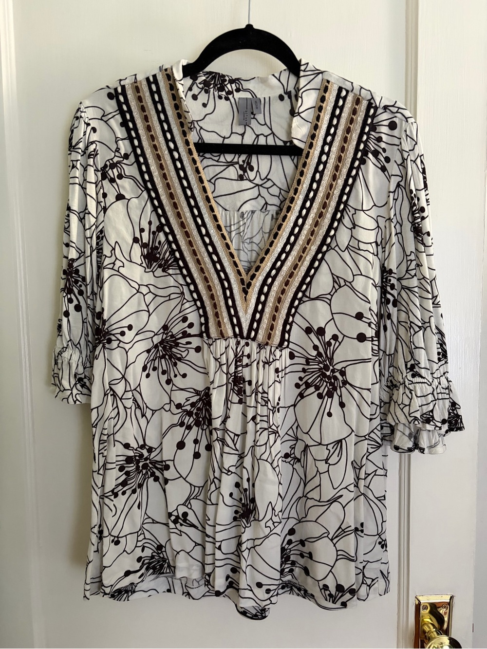 BL-NK from Anthropologie v-Neck Floral Tunic Top in Black & Cream